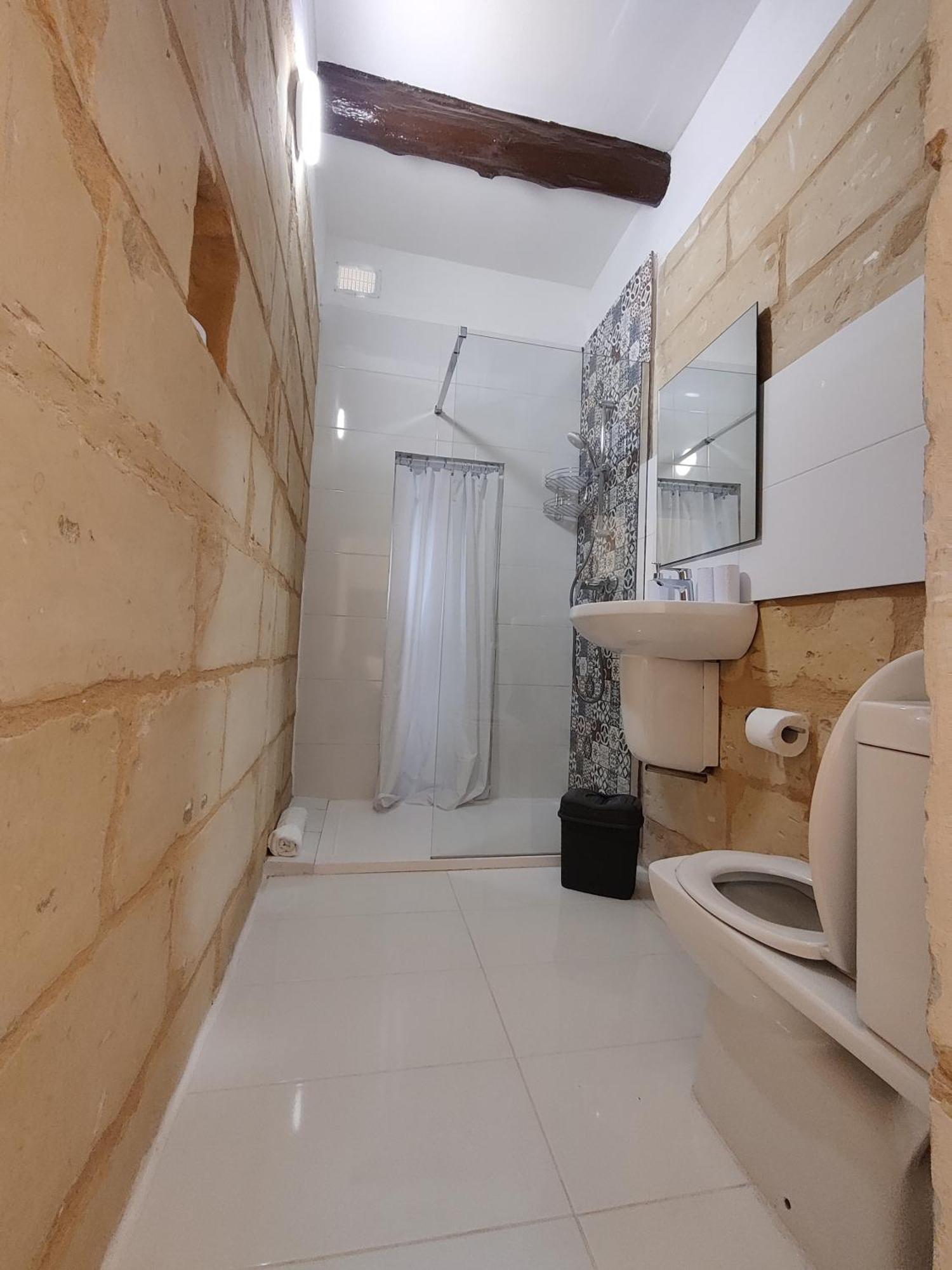 Peaceful Traditional Maltese Townhouse Luqa Luaran gambar