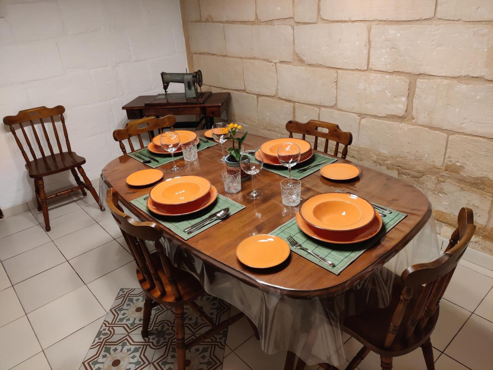 Peaceful Traditional Maltese Townhouse Luqa Luaran gambar