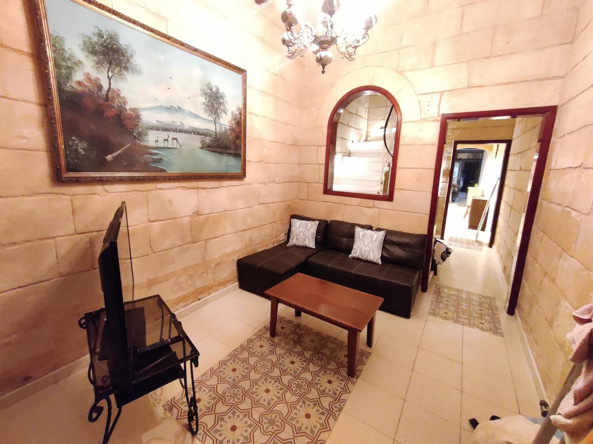 Peaceful Traditional Maltese Townhouse Luqa Luaran gambar